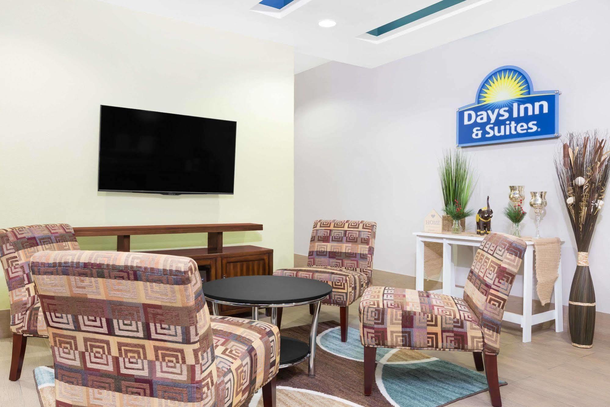 Days Inn & Suites By Wyndham Madisonville Exterior foto
