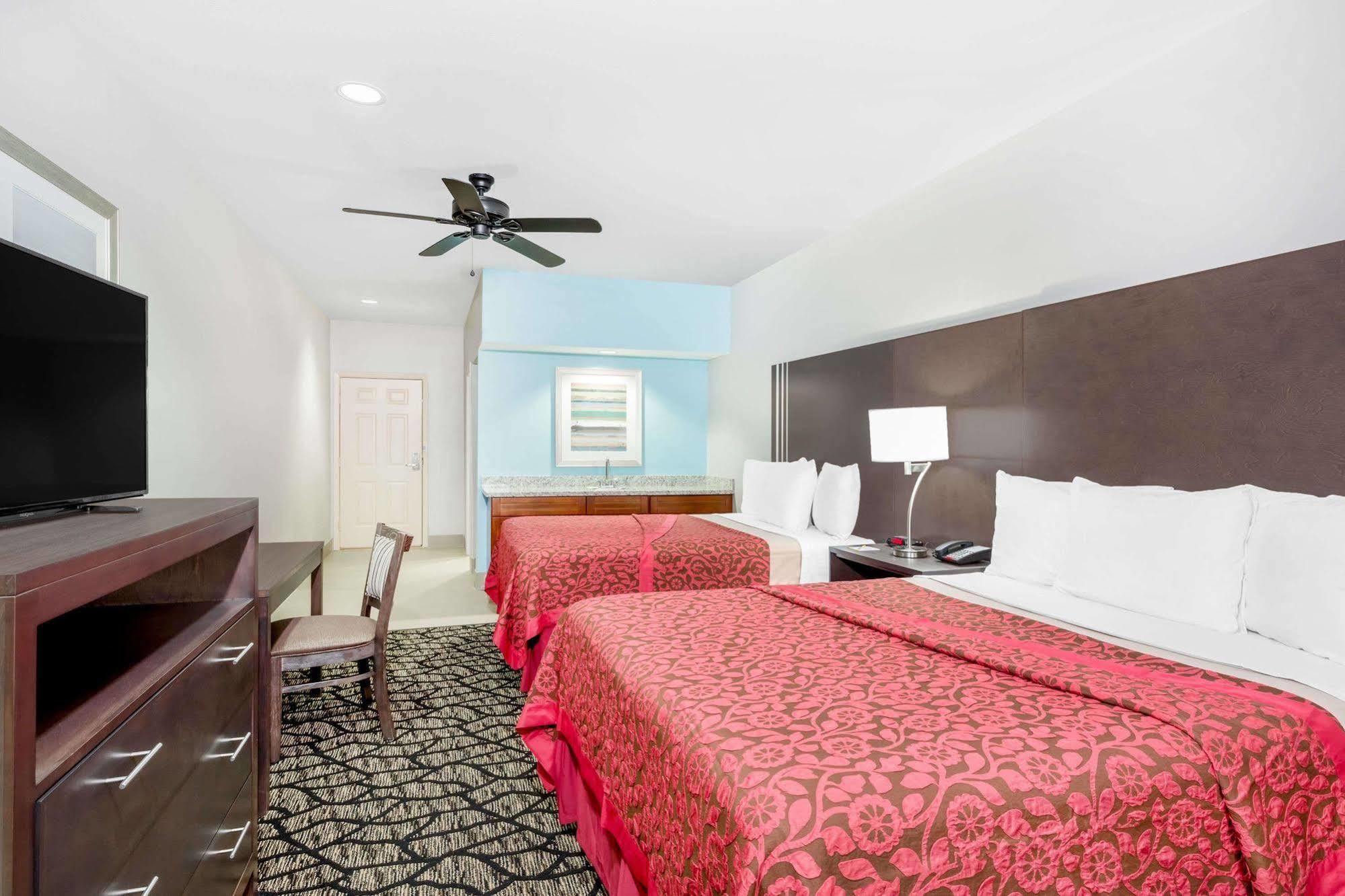 Days Inn & Suites By Wyndham Madisonville Exterior foto